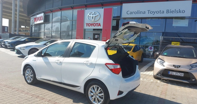 Toyota Yaris cena 63400 przebieg: 82259, rok produkcji 2018 z Mieszkowice małe 254